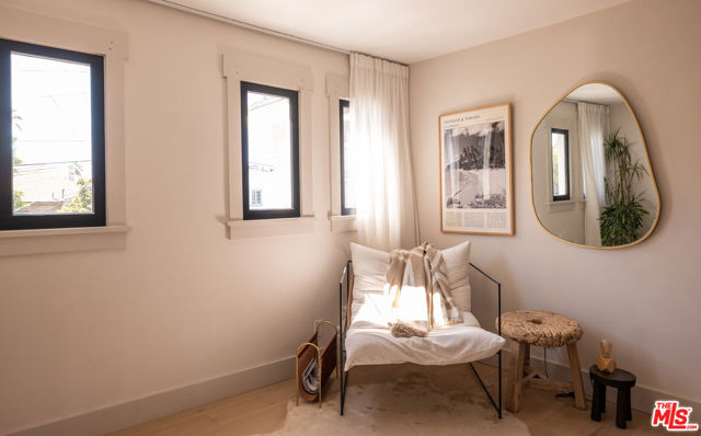 1715 S Kingsley Drive, Los Angeles CA: https://media.crmls.org/mediaz/5a7c5c87-c360-4db2-9e8f-5406dae36174.jpg