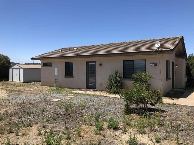 12465 Hillpoint Court, Valley Center CA: https://media.crmls.org/mediaz/5a7c6d34-a308-45cc-9596-f25c7f37b5ca.jpg