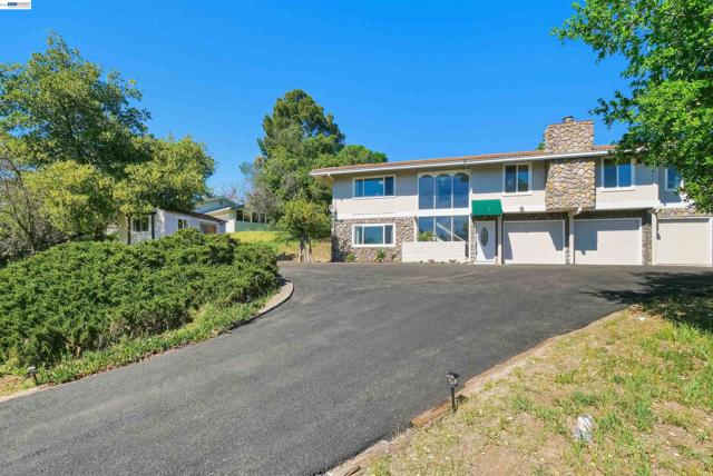 Image 2 of 60 For 536 Golf Club Rd