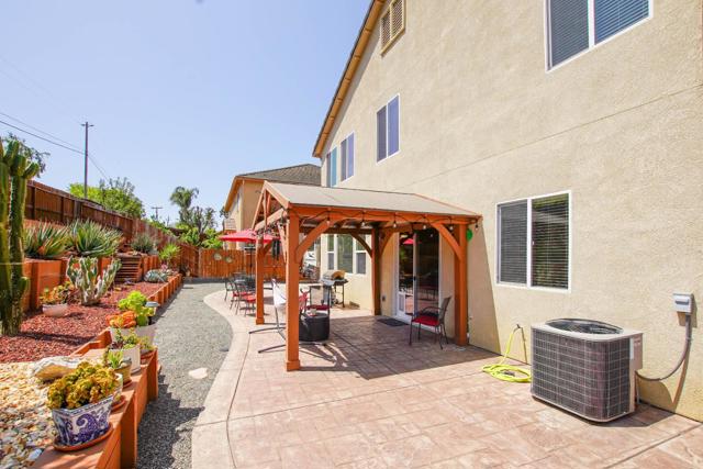 1251 Mulberry Street, Hollister CA: https://media.crmls.org/mediaz/5a7c7cc3-2f74-47b8-a51e-260b3fd27b54.jpg