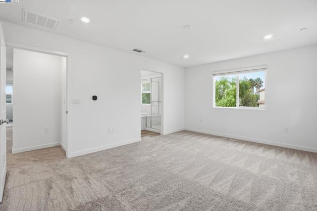 339 Astilbe Street, Discovery Bay CA: https://media.crmls.org/mediaz/5a7c8c19-0f70-48b0-9a66-d8100438d130.jpg