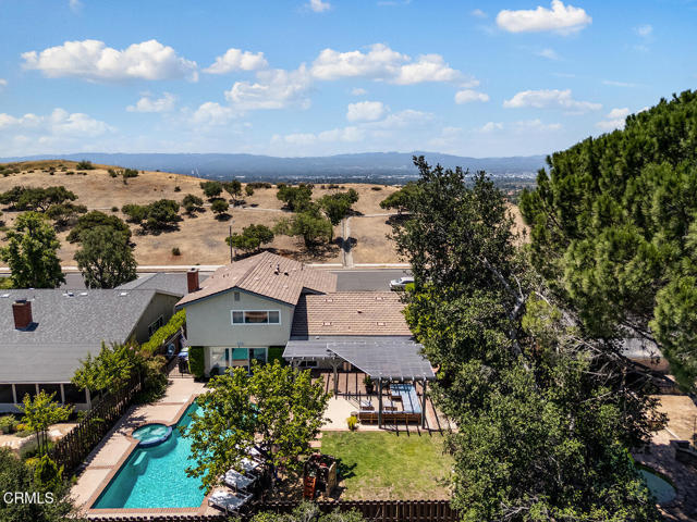 18845 Braemore Road, Porter Ranch CA: https://media.crmls.org/mediaz/5a7cce78-c449-434b-bab1-b174131e17cf.jpg