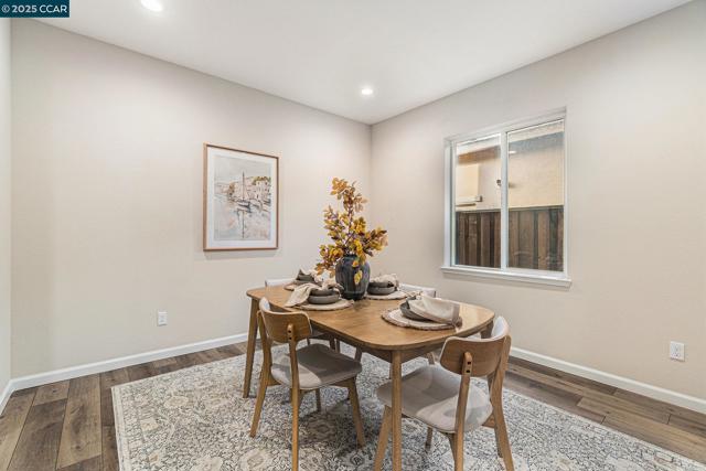 208 Littleton St, Oakley CA: https://media.crmls.org/mediaz/5a7cf3f1-cc25-4e82-95e7-30e4b7efc054.jpg