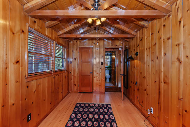 300 E Aeroplane Boulevard, Big Bear CA: https://media.crmls.org/mediaz/5a7d1811-cd00-4fd0-90d1-483aa9498a29.jpg