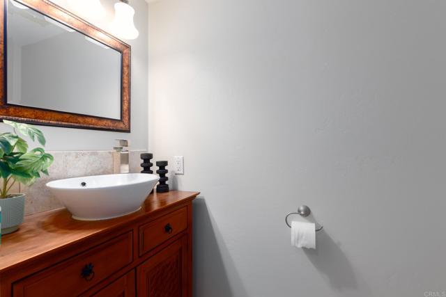 Detail Gallery Image 15 of 26 For 827 Del Mar Downs Rd #E,  Solana Beach,  CA 92075 - 3 Beds | 2/1 Baths
