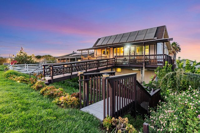 71 Taylor Pl, Bethel Island CA: https://media.crmls.org/mediaz/5a7e538b-7c49-4682-bbf5-76e84e2c5a22.jpg