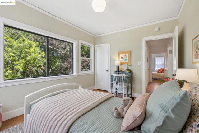 1675 Visalia Ave, Berkeley CA: https://media.crmls.org/mediaz/5a7ec6fa-1c59-4169-814b-306555cd9387.jpg
