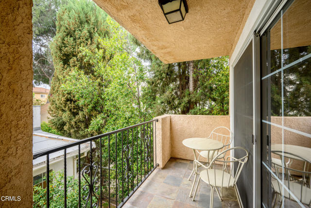 Detail Gallery Image 4 of 19 For 617 E Tujunga Ave #101,  Burbank,  CA 91501 - 3 Beds | 2 Baths