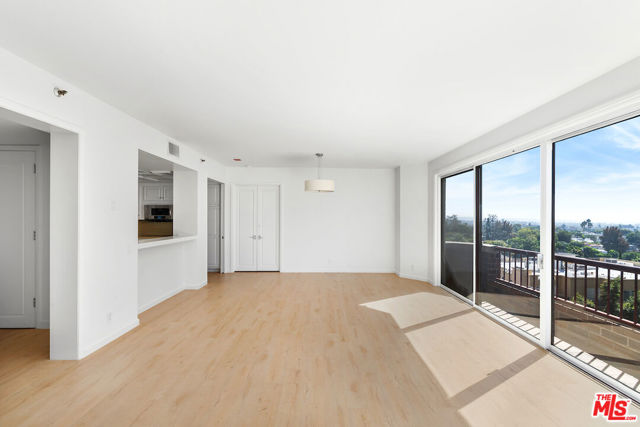 10550 Wilshire Boulevard, Los Angeles CA: https://media.crmls.org/mediaz/5a7efe3a-2ae0-4cdf-9a16-4ad05a13356d.jpg