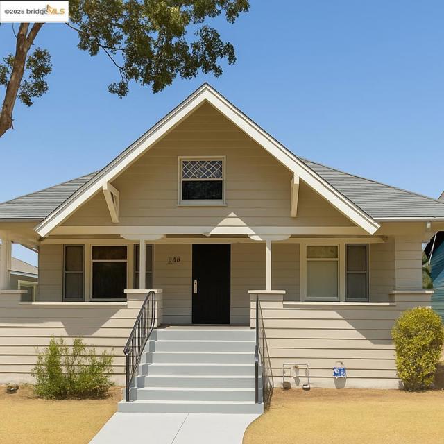 2817 S La Salle Ave, Los Angeles CA: https://media.crmls.org/mediaz/5a7f29cb-993d-4b62-b662-a23d03e67642.jpg