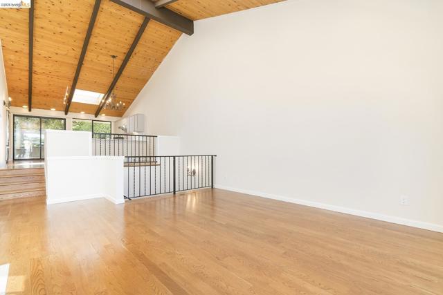 1881 Grand View Drive, Oakland CA: https://media.crmls.org/mediaz/5a800298-4e03-4fb0-90d2-a8eb464c7b7b.jpg