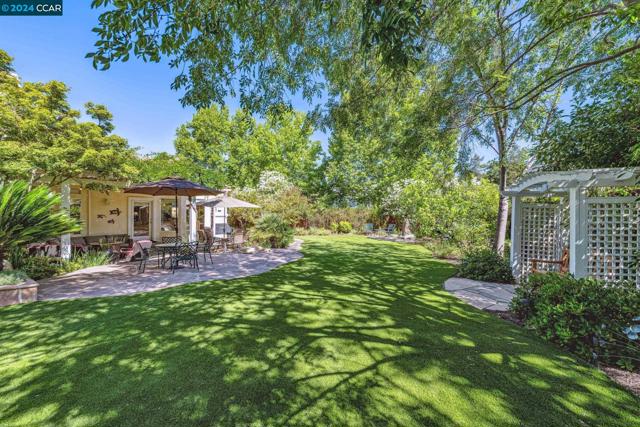 Image 21 of 41 For 820 Foxtail Ct