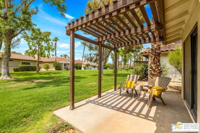 75190 Via Manzano, Palm Desert CA: https://media.crmls.org/mediaz/5a802743-d010-43bf-970b-157af952e12e.jpg