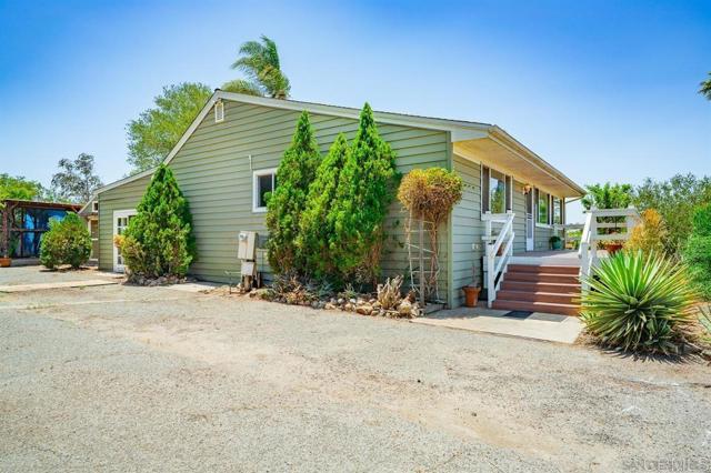 30727 Rolling Hills Drive, Valley Center CA: https://media.crmls.org/mediaz/5a810b07-1b09-4ff5-9cc0-19363c92493e.jpg
