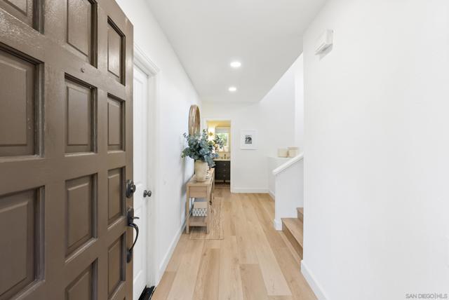 6489 Caminito Catalan, La Jolla CA: https://media.crmls.org/mediaz/5a81297b-b445-4ff9-8943-a5e89043b898.jpg