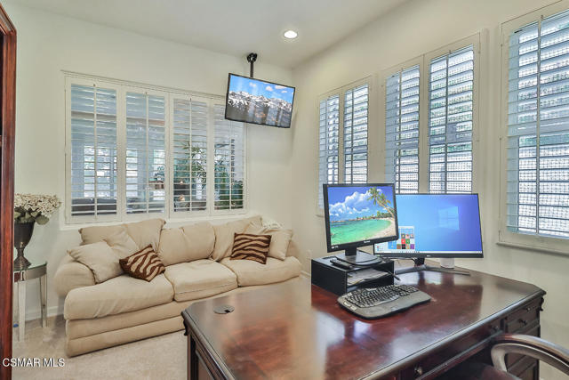 2589 Featherwood Street, Westlake Village CA: https://media.crmls.org/mediaz/5a81678b-2c42-4ce3-bcbd-21caed6ba6f1.jpg