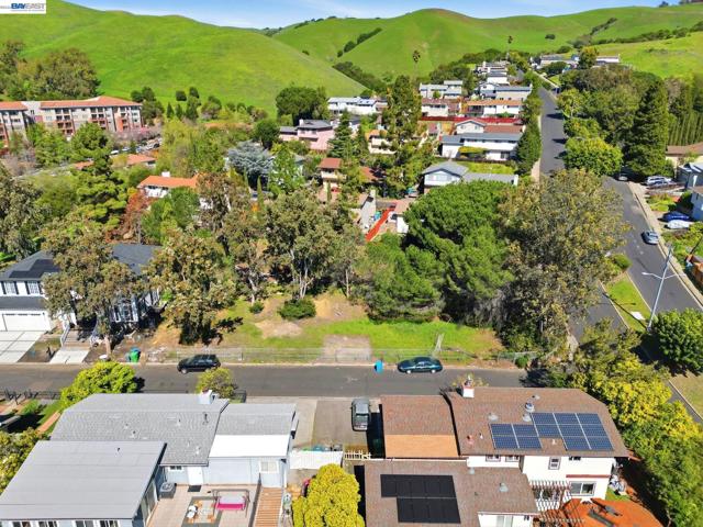 394 Appian Way, Union City CA: https://media.crmls.org/mediaz/5a81c204-11d6-4210-91fa-d15018ad010d.jpg