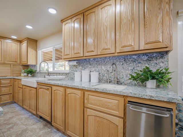 20150 Tarawild Court, Prunedale CA: https://media.crmls.org/mediaz/5a826f25-a88c-4e0a-a619-4786dc07e452.jpg