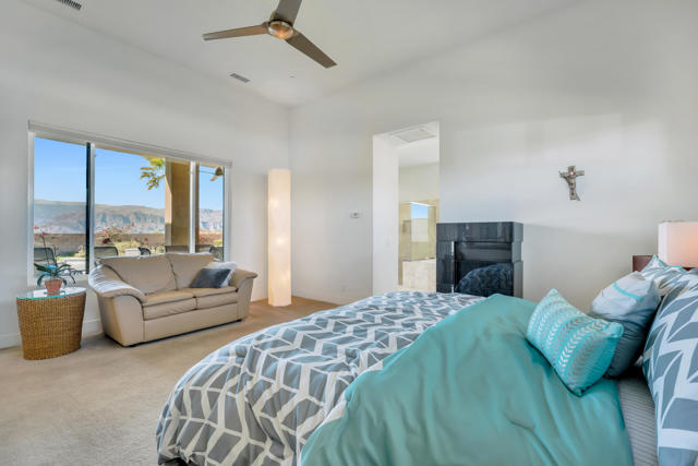 13 Via Montagna, Rancho Mirage CA: https://media.crmls.org/mediaz/5a833bbb-3c13-4480-a821-5e614e917d3c.jpg