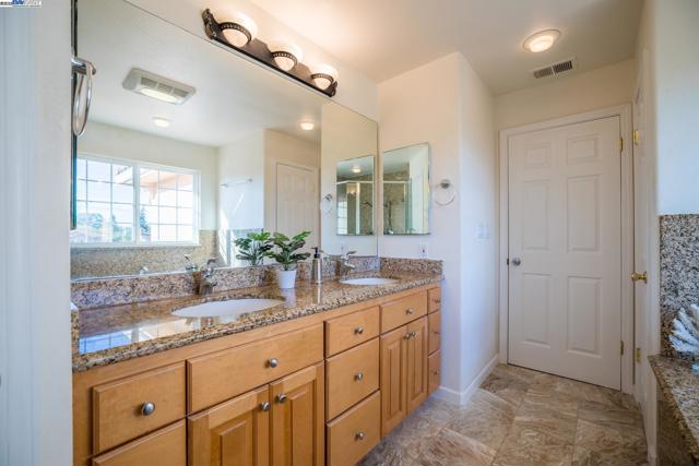 42001 Via San Gabriel, Fremont CA: https://media.crmls.org/mediaz/5a83f8f8-91b0-4e9d-8075-8201d600f0e0.jpg