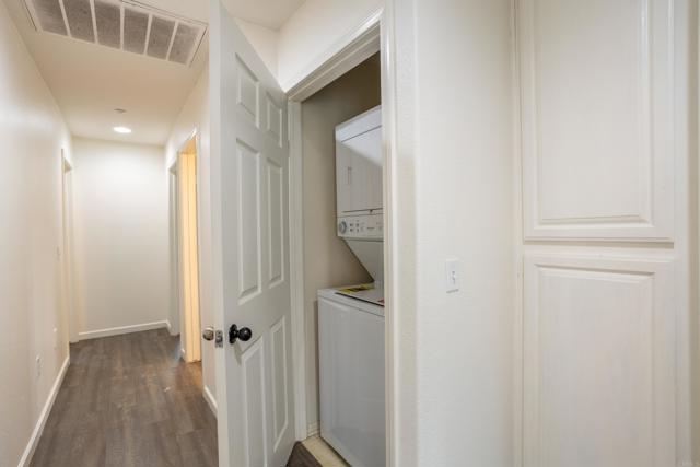 Detail Gallery Image 13 of 32 For 8772 Glen Vista Way, Santee,  CA 92071 - 4 Beds | 2/1 Baths