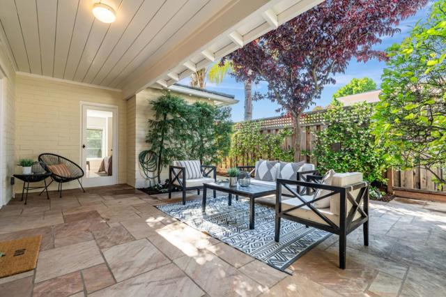 1620 Chestnut Street, San Carlos CA: https://media.crmls.org/mediaz/5a84b285-0c3a-4e38-be93-c0a2e697b269.jpg