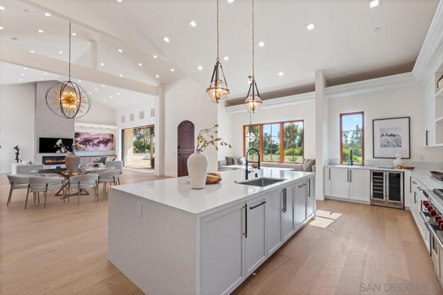 5758 Las Palomas, Rancho Santa Fe CA: https://media.crmls.org/mediaz/5a84b69c-8b32-498a-9e82-a2e584c492c3.jpg