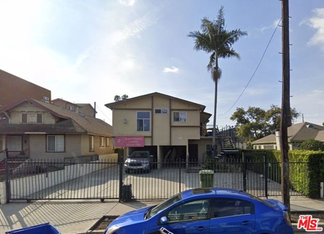 1336 W 37th Drive, Los Angeles CA: https://media.crmls.org/mediaz/5a84c5a1-1bbb-4a9b-8440-856aa698c227.jpg