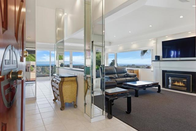 902 Laurent Street, Santa Cruz CA: https://media.crmls.org/mediaz/5a85f17c-149a-4697-b904-85d7cc1e53bc.jpg