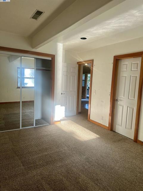 13273 Sierra Dr W, Truckee CA: https://media.crmls.org/mediaz/5a85f3e0-1b18-432f-a2fe-08f3045b8d03.jpg