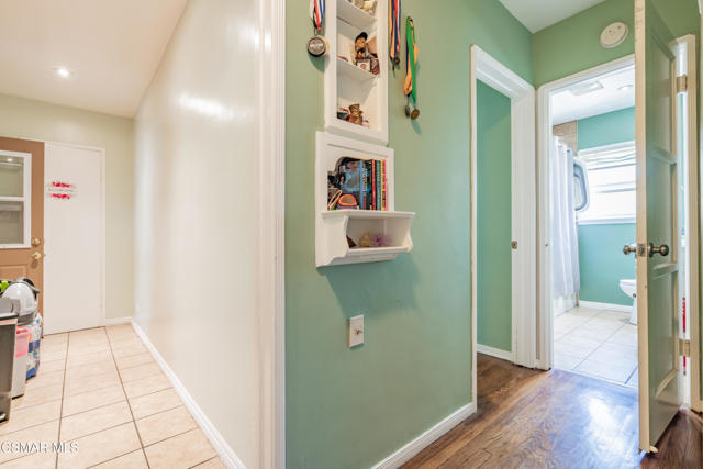 5924 Fairfax Avenue, Los Angeles CA: https://media.crmls.org/mediaz/5a863a8d-0d67-45c5-8b56-f9cef9ba6cbf.jpg