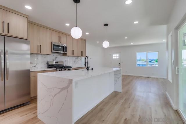 2780 Buena Vista, Lemon Grove CA: https://media.crmls.org/mediaz/5a864752-0024-4cb8-82ce-1f62faa30943.jpg