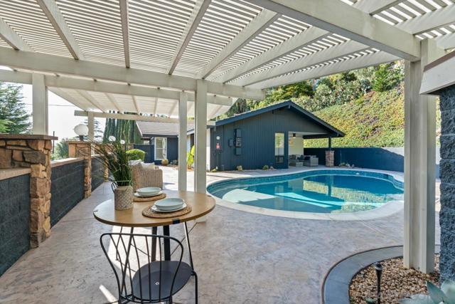 4911 Beaumont Dr, La Mesa CA: https://media.crmls.org/mediaz/5a8692ba-5194-497b-bcd9-e1b5718554e6.jpg