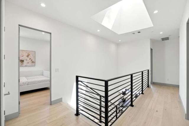 1127 Hillslope Place, Los Altos CA: https://media.crmls.org/mediaz/5a877bc4-d93a-4fd1-9dc1-e038ee601752.jpg