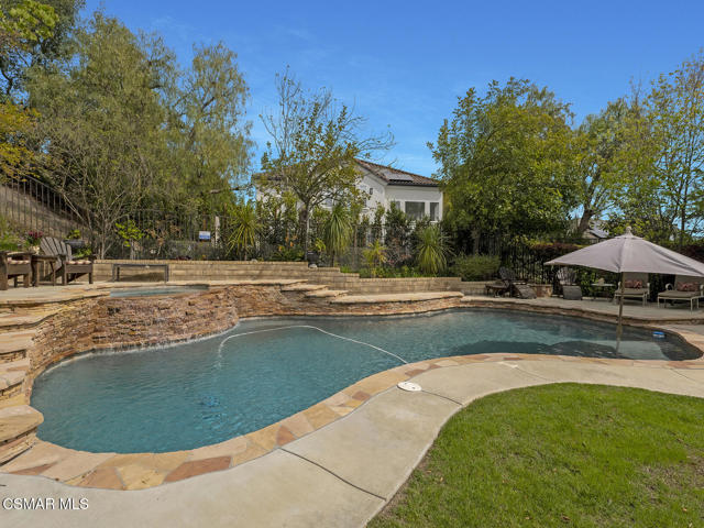 331 Briar Bluff Circle, Thousand Oaks CA: https://media.crmls.org/mediaz/5a87830e-8d3b-47ad-9861-639e2096ebf1.jpg