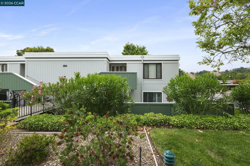 1100 Singingwood #8
