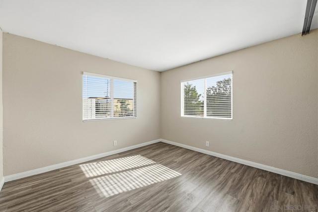 240 W Lincoln Ave, Escondido CA: https://media.crmls.org/mediaz/5a8996c5-0689-45d7-b21c-21a5da6feef9.jpg