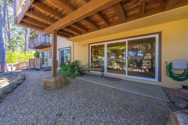 1 Windsor Rise, Monterey CA: https://media.crmls.org/mediaz/5a89fd31-1c89-4b07-bf36-2b34271d3fcb.jpg