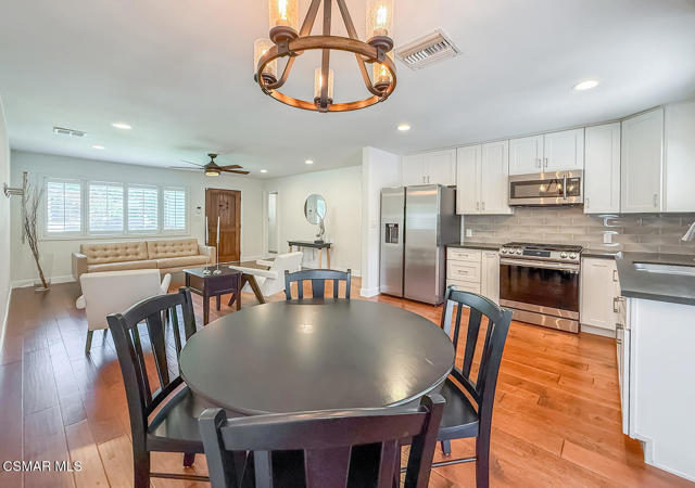 768 Brossard Drive, Thousand Oaks CA: https://media.crmls.org/mediaz/5a8a0071-75c9-4a9f-bb20-3681197f2c46.jpg
