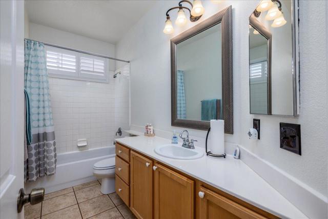 2165 Birdie Drive, Banning CA: https://media.crmls.org/mediaz/5a8a6d76-a1a0-4130-baa3-2cde59930544.jpg