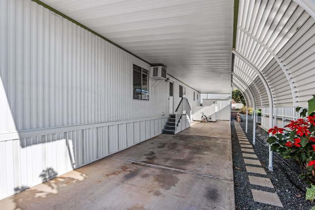 Detail Gallery Image 4 of 47 For 1506 Oak Drive #93,  Vista,  CA 92084 - 2 Beds | 2 Baths