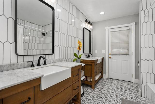 14298 Ipava Dr, Poway CA: https://media.crmls.org/mediaz/5a8b3132-6e76-4c36-abc2-5bb79ea37c07.jpg