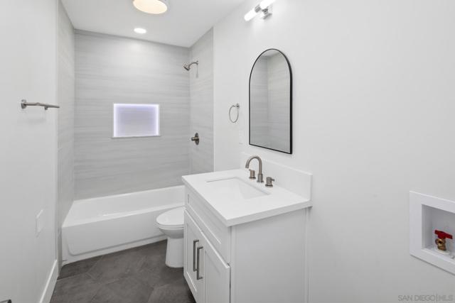 Image 30 of 37 For 4710 Mansfield St
