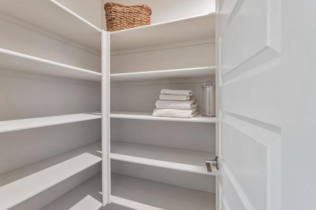 1153 Coyote Peak Way, Hollister CA: https://media.crmls.org/mediaz/5a8b7634-9c2f-475a-a26c-b5edd7680a74.jpg