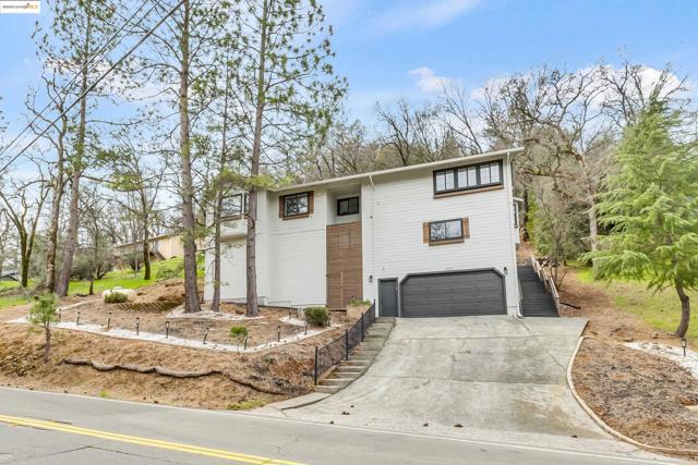 16806 Brewer Rd, Grass Valley CA: https://media.crmls.org/mediaz/5a8b885c-e088-409d-a1a7-8e4a25f694d0.jpg