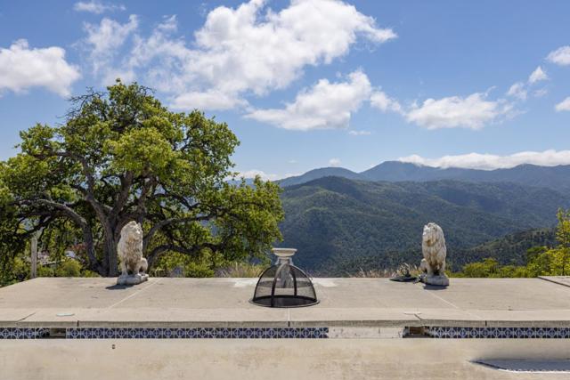35000 Sky Ranch Road, Carmel Valley CA: https://media.crmls.org/mediaz/5a8babd4-6b55-402d-a12b-918b45b5b86d.jpg