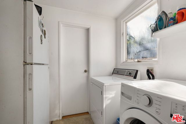 333 E Anapamu Street, Santa Barbara CA: https://media.crmls.org/mediaz/5a8bcc7f-6db8-41bb-ac92-22cdef3ed5f3.jpg
