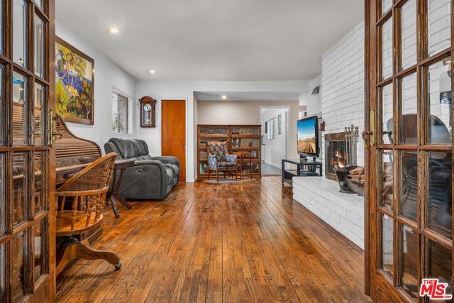 8732 Villanova Avenue, Los Angeles CA: https://media.crmls.org/mediaz/5a8cf4e7-f7a8-48c1-86c9-119c0c510a6c.jpg