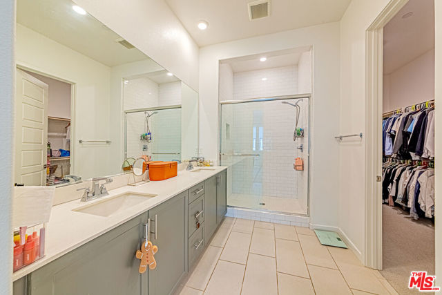 27457 Flycatcher Place, Valencia CA: https://media.crmls.org/mediaz/5a8dddc9-1344-4cd3-927b-e52a70fee5d6.jpg