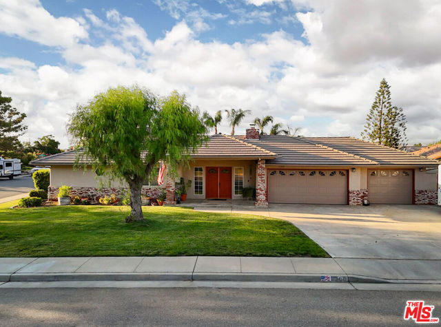 7200 Clifftop Way, Bakersfield CA: https://media.crmls.org/mediaz/5a8ea812-a85d-4d86-aa95-662d66985f0b.jpg